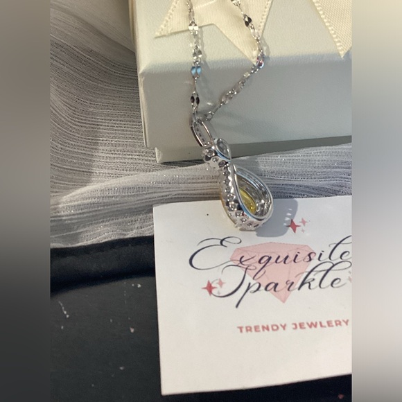 💛Elegant “Yellow Canary CZ Diamond Teardrop Halo Silver Necklace - Picture 15 of 17